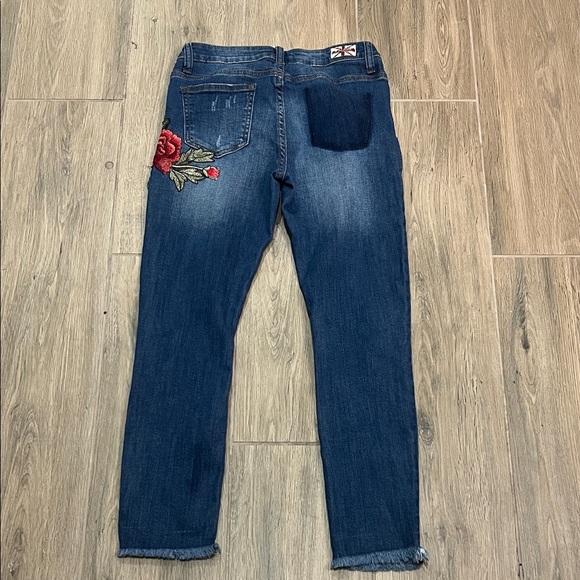 Boutique Jeans Nouvelle Mode Embroidered Boho Ankle Floral Patch Distressed - Picture 11 of 15